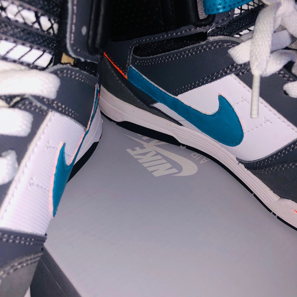 Custom Nikes - Picture 4 of 7